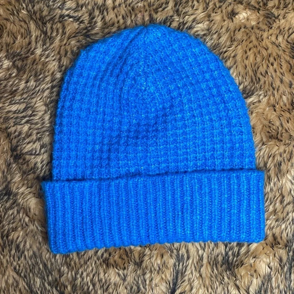 NWOT L&G Cozystitch Beanie - Picture 1 of 4